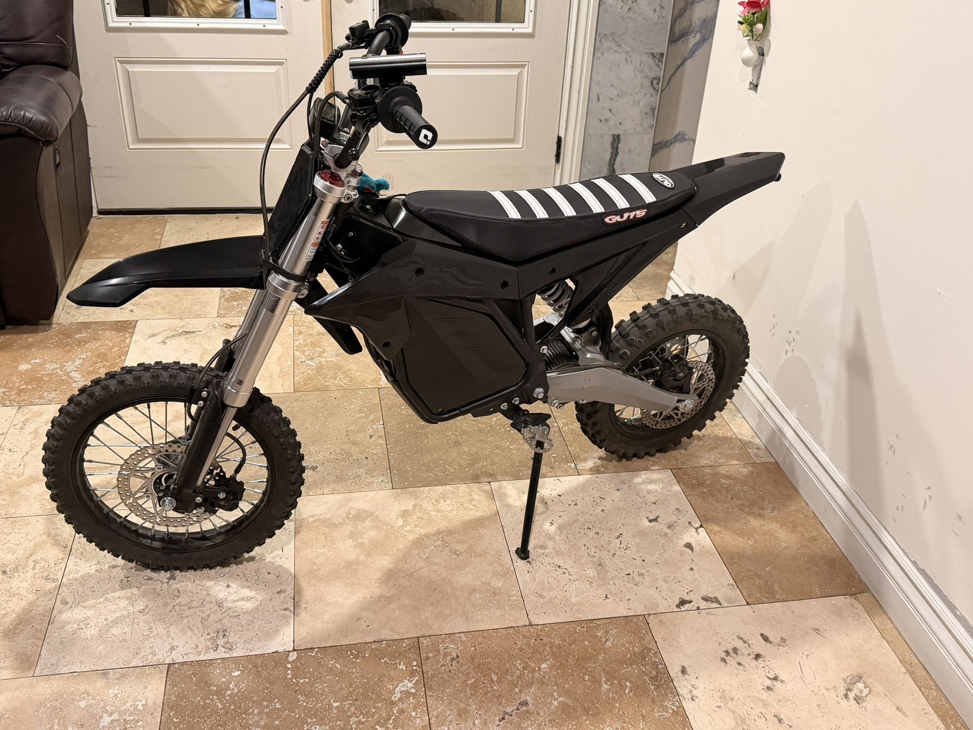 Yellow Rtr Lite Etm Rtr Lite for Sale in Moreno Valley, CA - OfferUp