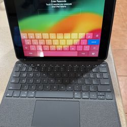 Logitech Combo Touch Keyboard for iPad (7th, 8th, and 9th, Gen)