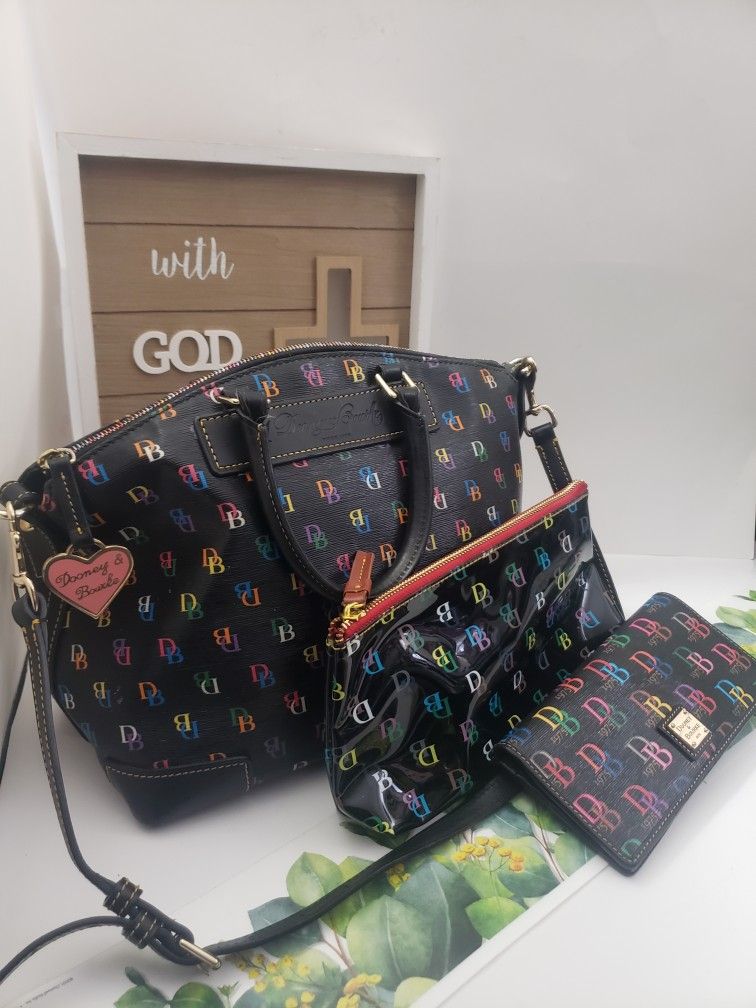 Dooney and Bourke Crossbody and Wallet with Cosmetic Bag for Sale in  Fresno, CA - OfferUp