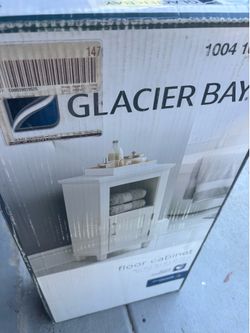 Bathroom towel cabinet