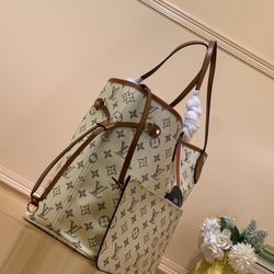 Louis Vuitton's Signature Neverfull Bag 