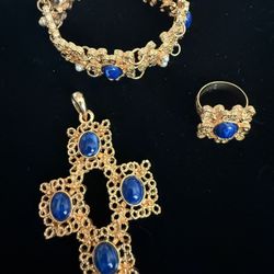 Vintage Sarah Coventry Cross Pendant, Ring And Bracelet Set