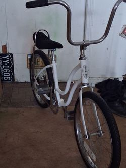 Schwinn white lil chicks. Clean  bicycle. $150 or best offer