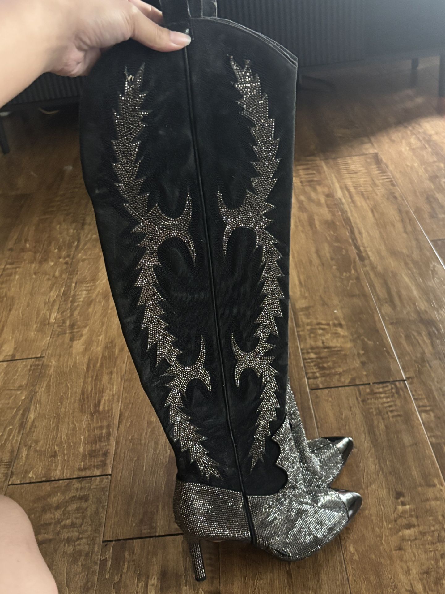 Gianni Bini Katyanna Boots Size