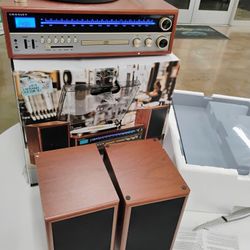 Crosley - 1975T Bluetooth Stereo Audio System / Salvage/ For Parts 