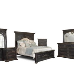 6 Pc Queen Bedroom Set $1,500🏆
