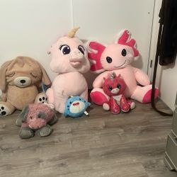 stuffed animals 