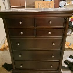 Dresser and 2 Nightstands. 