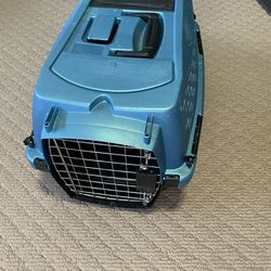 FREE: Cat Crate, Litter Boxes & Accessories 