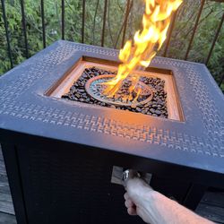 Outdoor propane fire table