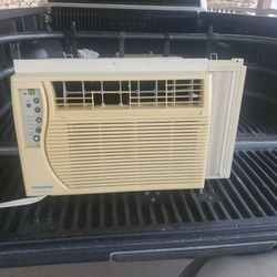 6000 BTU Fedders Air Conditioner