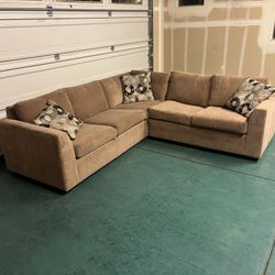 Cozy Tan 2-Piece Sectional Sofa – Clean, Modern