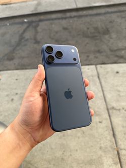 Iphone 17 PRO MAX / FOR PARTS ONLY