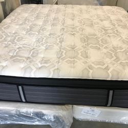 Ins Size Sealy Mattress And Box Spring 