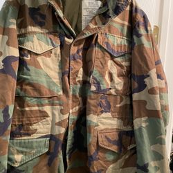 Men’s jacket Alpha Large $25 Located Pharr Texas 78577