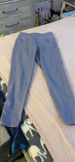 Gray Athletic Leggings with Side Pockets