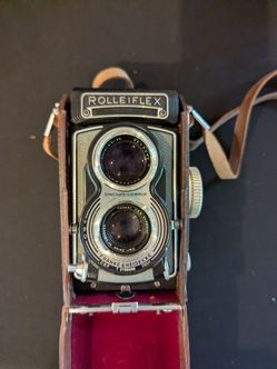 Rolleiflex TLR Camera Carl Zeiss Tessar 75mm f/3.5 Lens