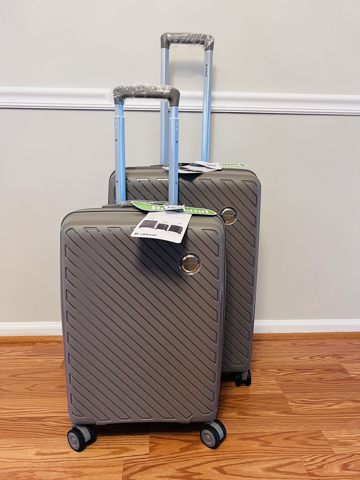 Luggage Medium Size 24” & Carry On 20” (New)