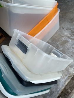 Plastic containers with lids