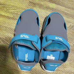 New kids size 2 Teva Tidepool Sport Sandals