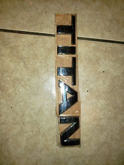 Nissan Titan emblem