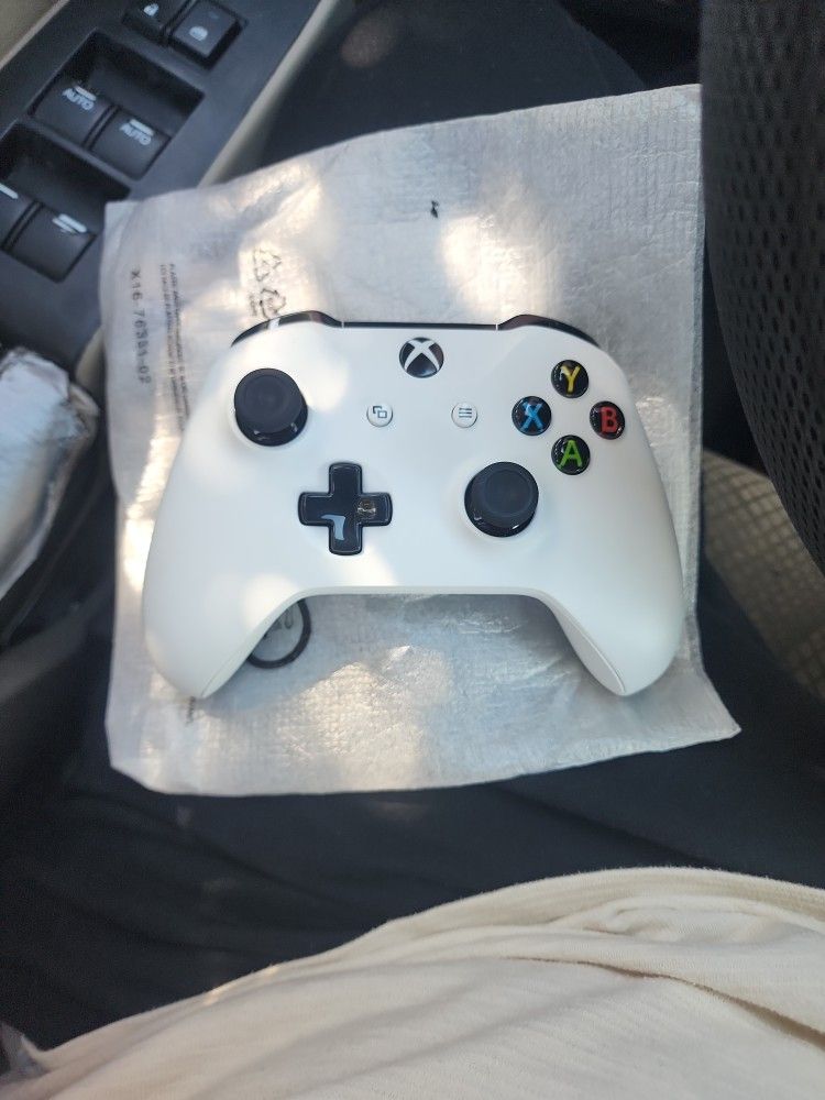 Microsoft Xbox One Controller White