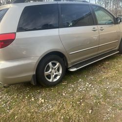 2005 Toyota Sienna