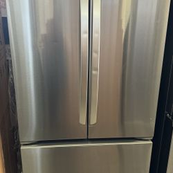  New LG 33 In W.21 Cu Ft SMART Counter Depth Max French Door Refrigerator with Ice Maker In PrintProof Stainless Steel