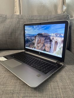 15 INCH HP TOUCHSCREEN LAPTOP WITH WINDOWS 11