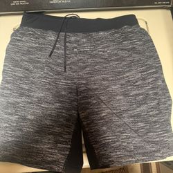 Lululemon Men’s Shorts - Size Large