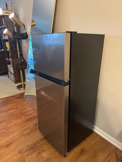 Vissani Mini Fridge