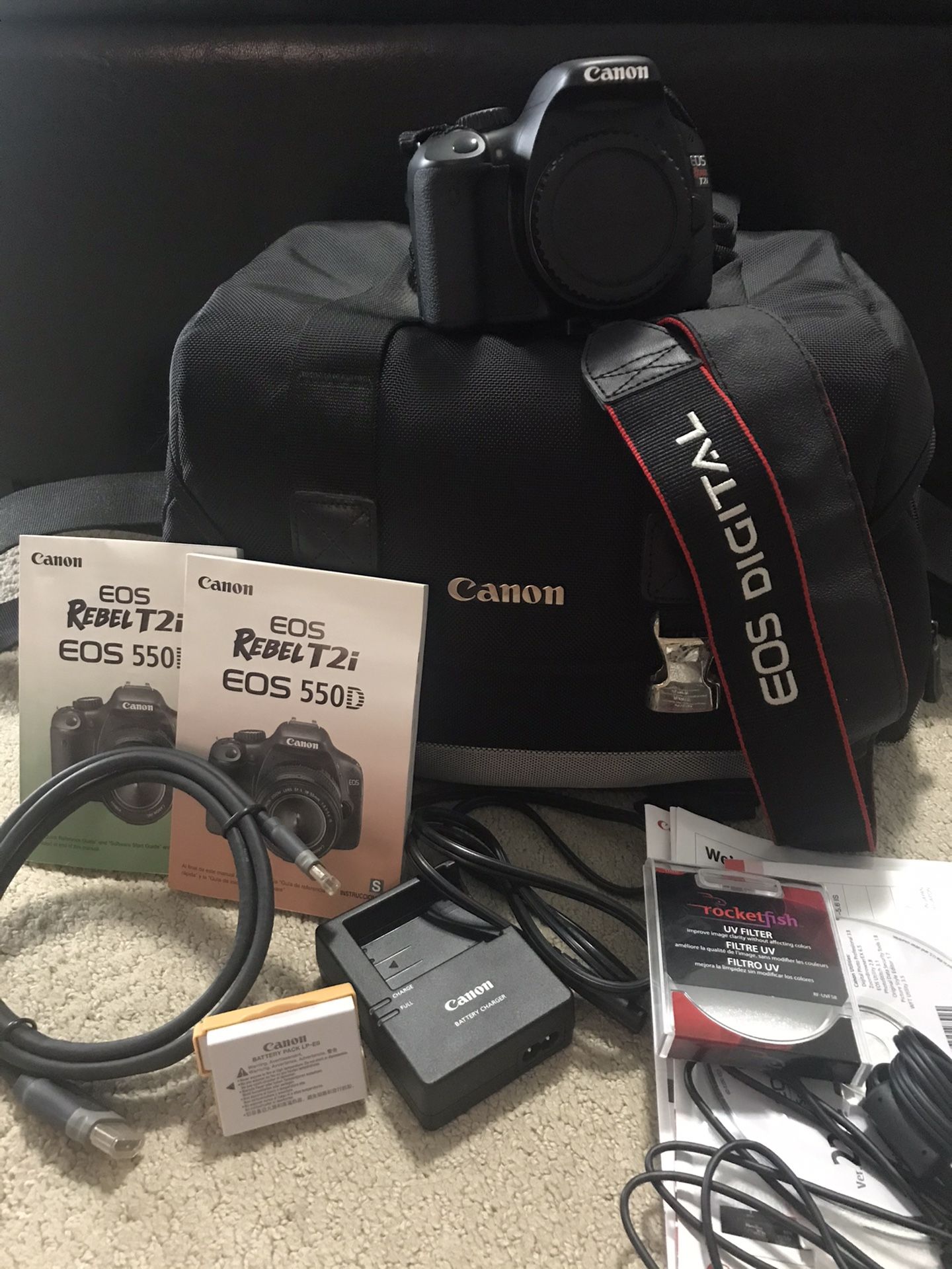 Near mint Canon Rebel T2i