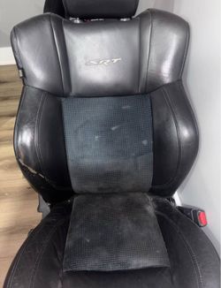 2014 srt seats