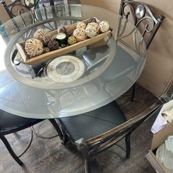 Dining Table 4 Chairs / Comedor 4 Sillas 