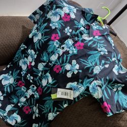 New w/Tags. Hawaiian Button Up!!! Men's Size Small