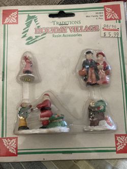 Wi Wang’s Traditions Holiday Village Resin Accessories 