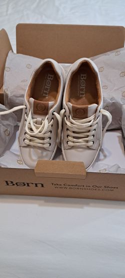 BORN SNEAKERS