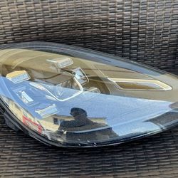 2015 2016 2017 2018 Porsche Cayenne GTS Right Passenger Side LED Complete Headlight OEM