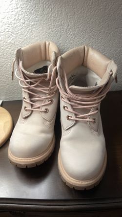 Like New Women’s Timberland Waterproof 6 Inch Boots 