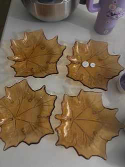Princess house Amber Glass Maple Leaf Plates Set of 4