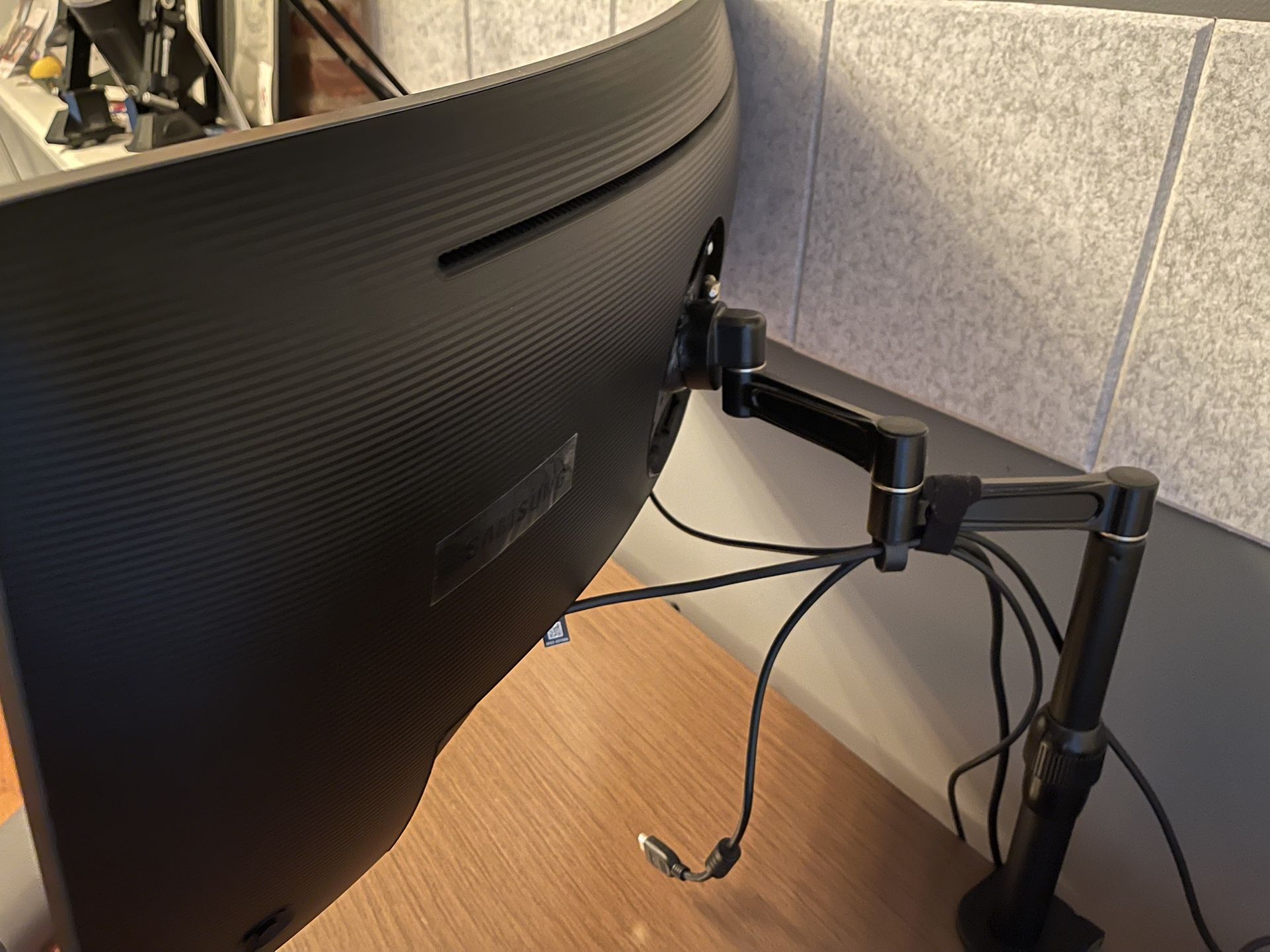 Samsung 34inch Computer Monitor Plus Arm