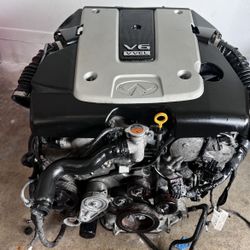 2015 Infiniti Engine