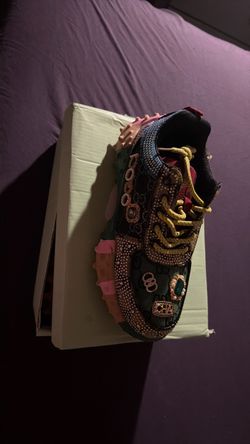 Sneakers New