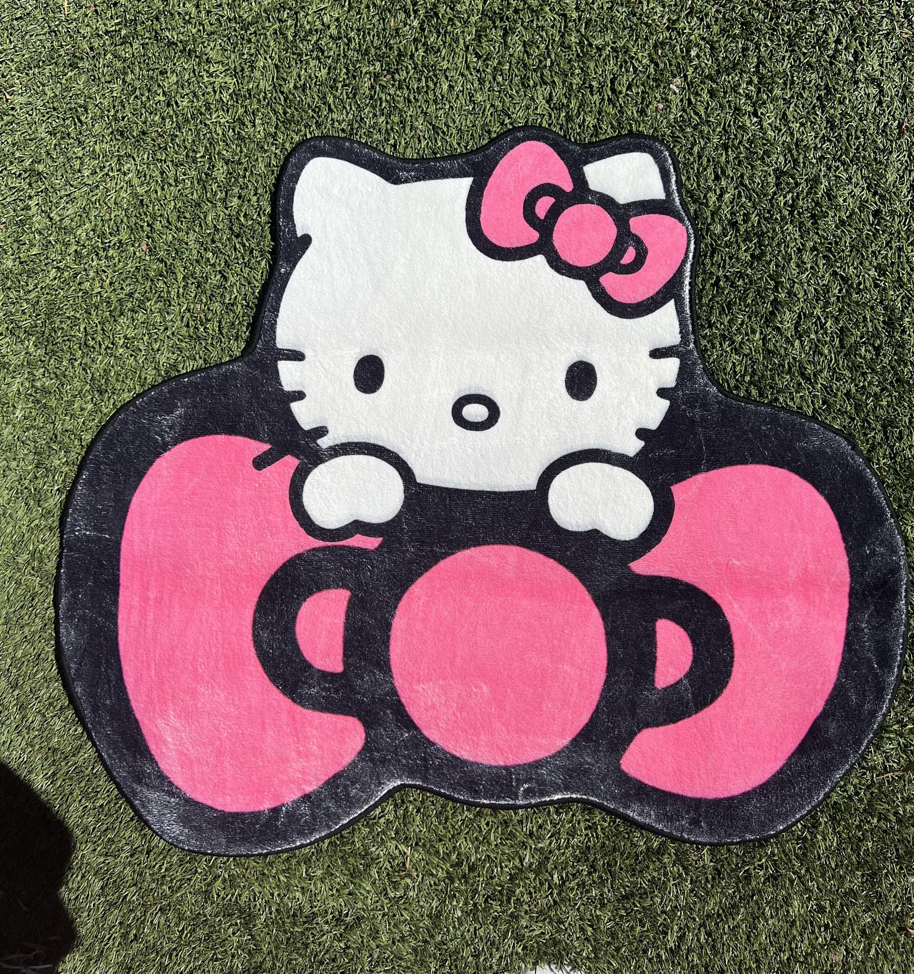 Hello Kitty Bow Soft Material Rug 40 Inches X 30 Inches Brand New