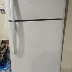 Refrigerator $200