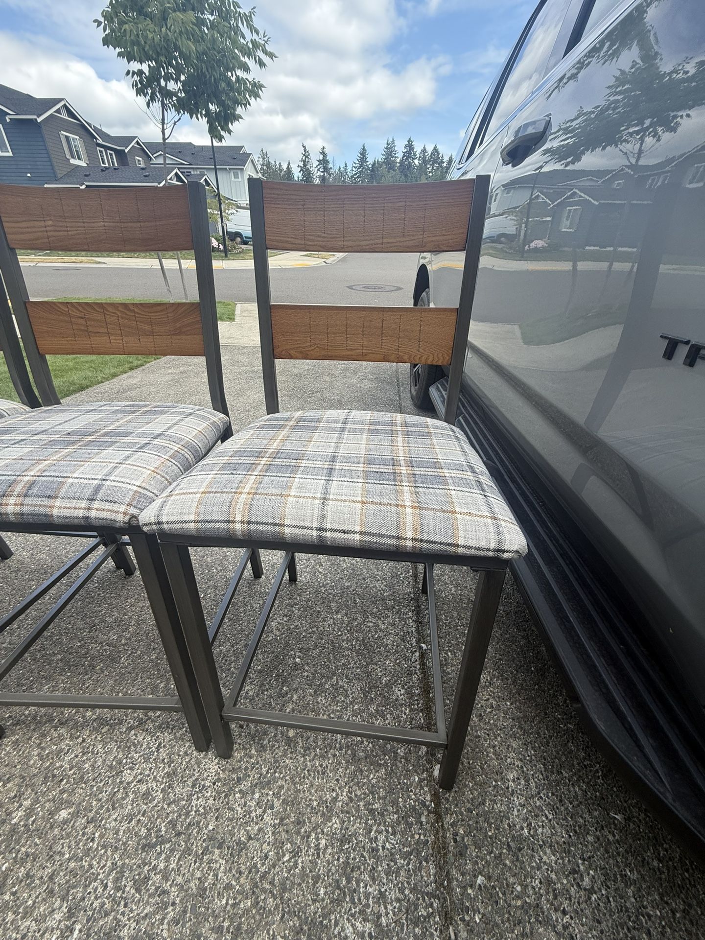 6 Chairs Free