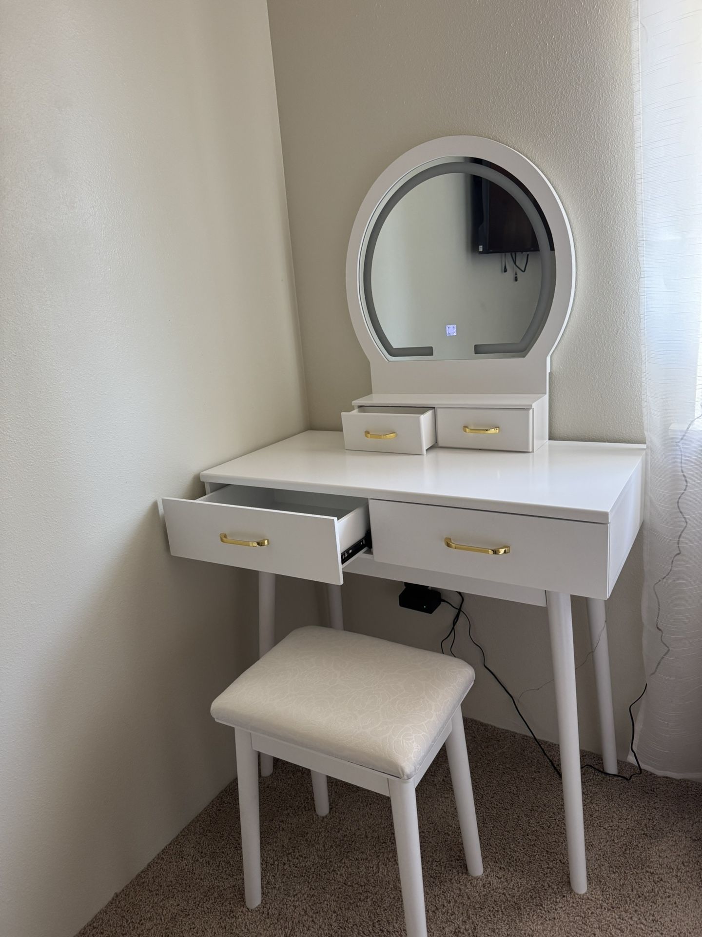 Vanity table with LED mirror