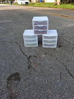 Container para organisar tus cosas cada uno 4 dollares