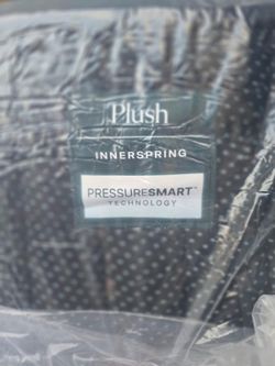 King size dream cloud plush matress and Boxpring brand new  free delivery