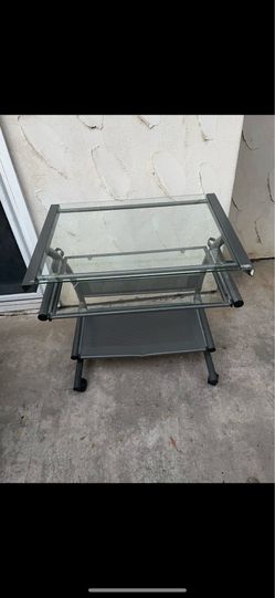 Electronics table